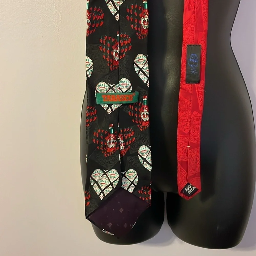 Tabasco Belk Heart Valentine’s Hot Pepper Black Red Necktie Tie Silk